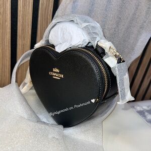Coach Heart Bag Crossbody 🖤 NEW
